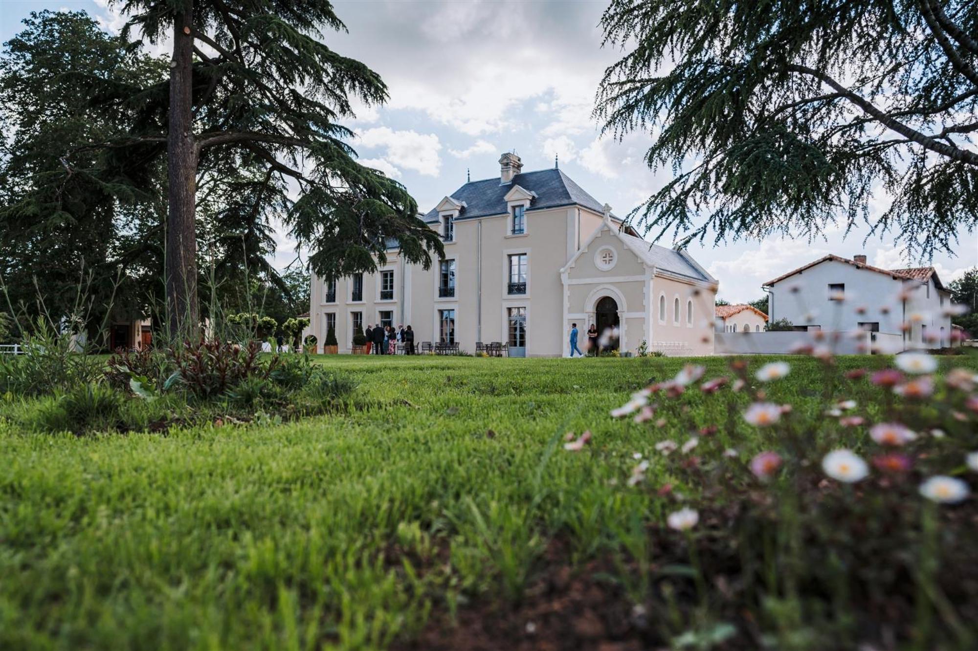 Fontaine-le-Comte Domaine De L'Ecorcerie酒店 外观 照片