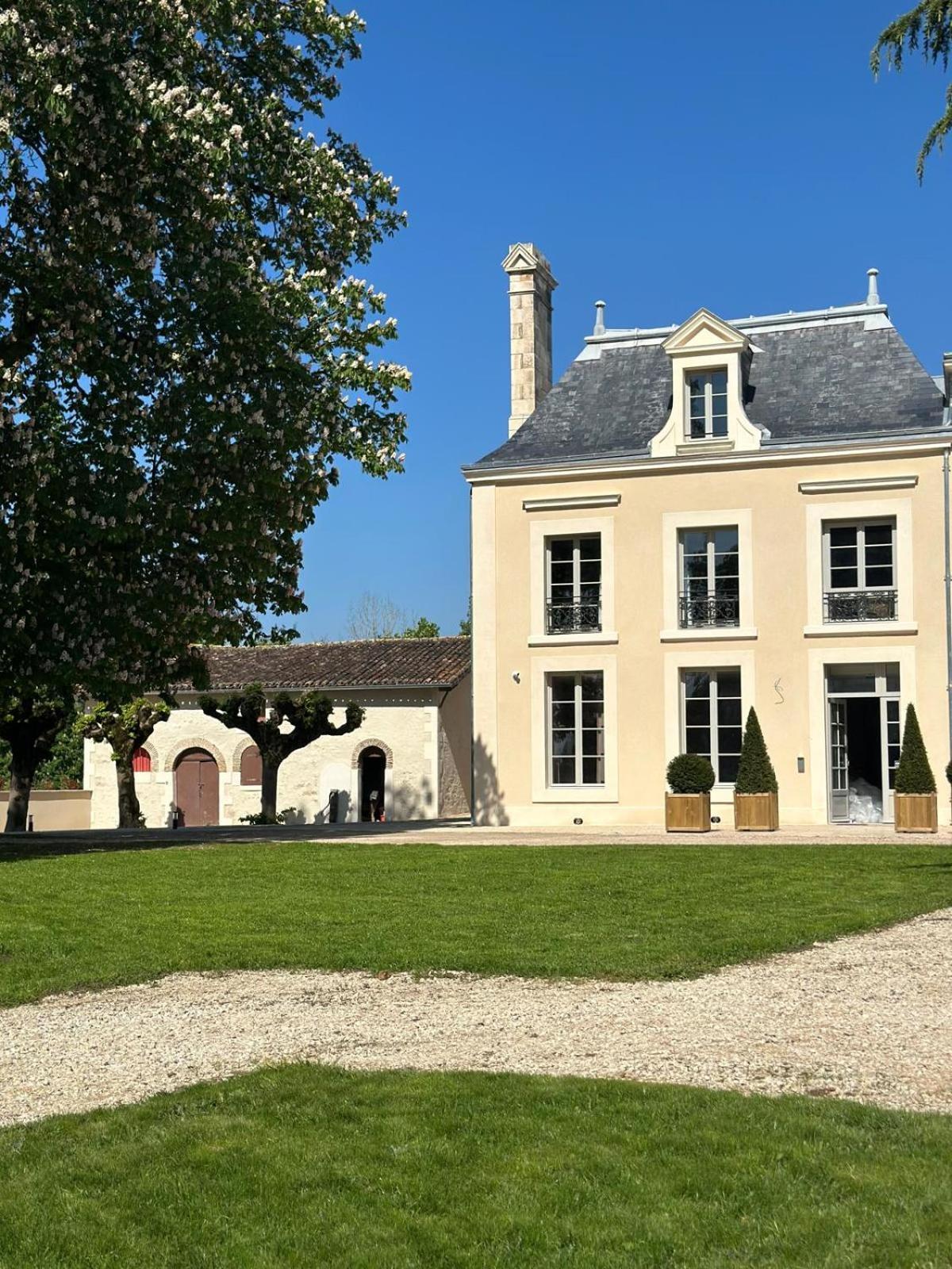 Fontaine-le-Comte Domaine De L'Ecorcerie酒店 外观 照片